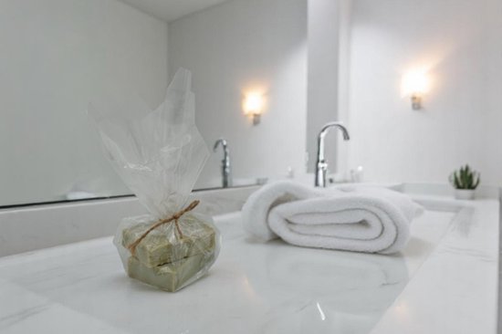 Natuurlijke Daphne Zepen - Cadeau Set - Handmade Olijfzeep – Voor Huid & Haar – Handgemaakt - 2x 125g - Zeepjes - Zeep - Zeeptabletten